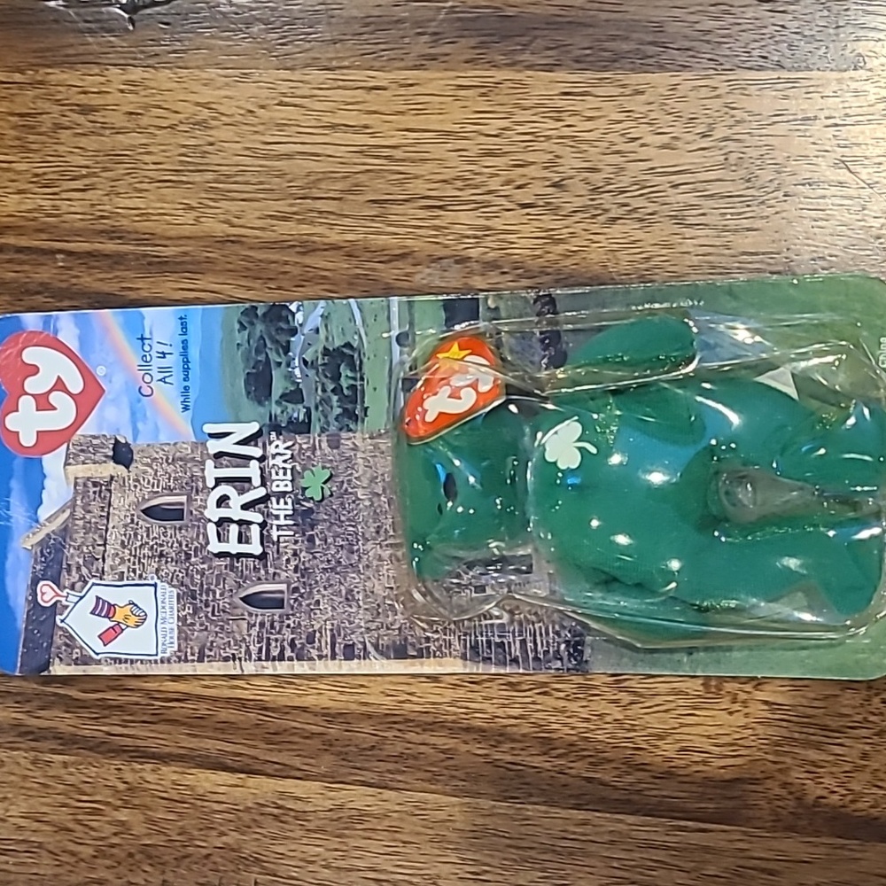 Limited Edition - RARE VINTAGE ty Beanie Baby ERIN + McDonald's (NEW IN PACKAGE)